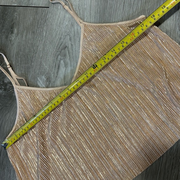 Victoria’s Secret large metallic rose gold crop tank top camisole pink shiny - Picture 4 of 6